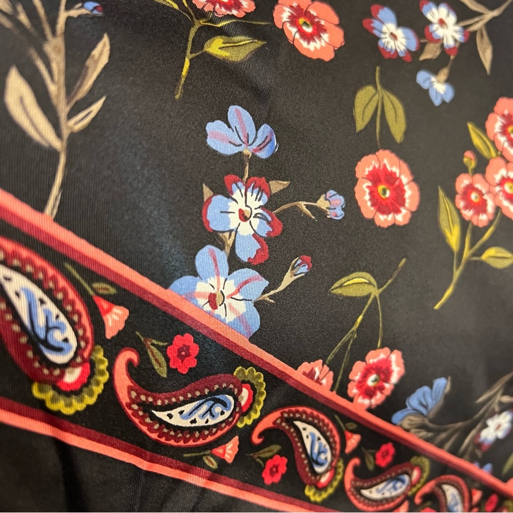 Late Spade Floral black Rectangle Scarf 80 X 30 Aprox  W/Fringe Boho City NWOT - Picture 3 of 9